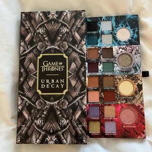 NEW! URBAN DECAY GAME OF THRONES EYESHADOW PALETTE